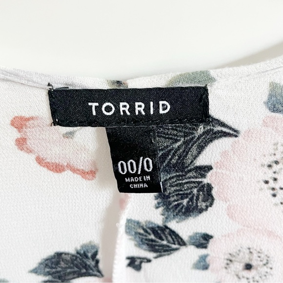 Torrid kimono white pink floral open front lightweight - Picture 7 of 9